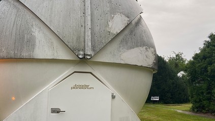 Der Sonnenbau an der Sternwarte der Uni Hamburg.